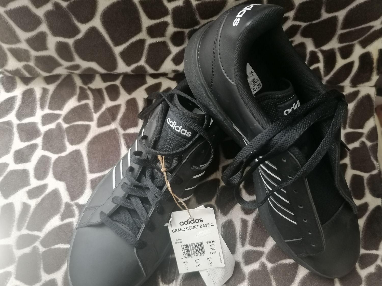 کفش Adidas اصل سایز 43 42|کیف، کفش، کمربند|تهران, ستارخان|دیوار