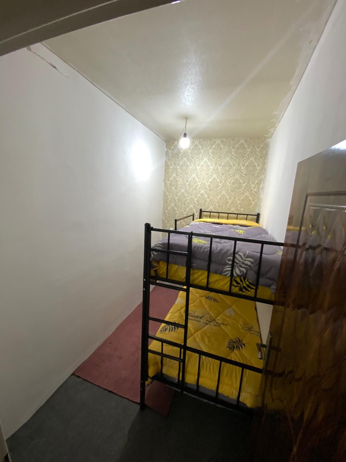 پانسیون خوابگاه /اقامتگاه روزبه