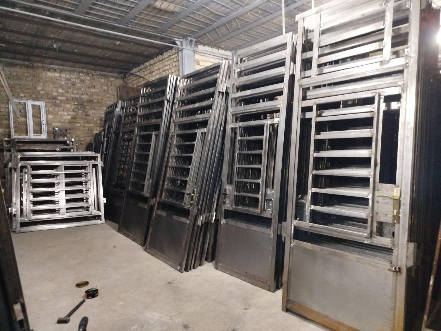 درب و پنجره آهنی|مصالح و تجهیزات ساختمان|خرم‌آباد, |دیوار