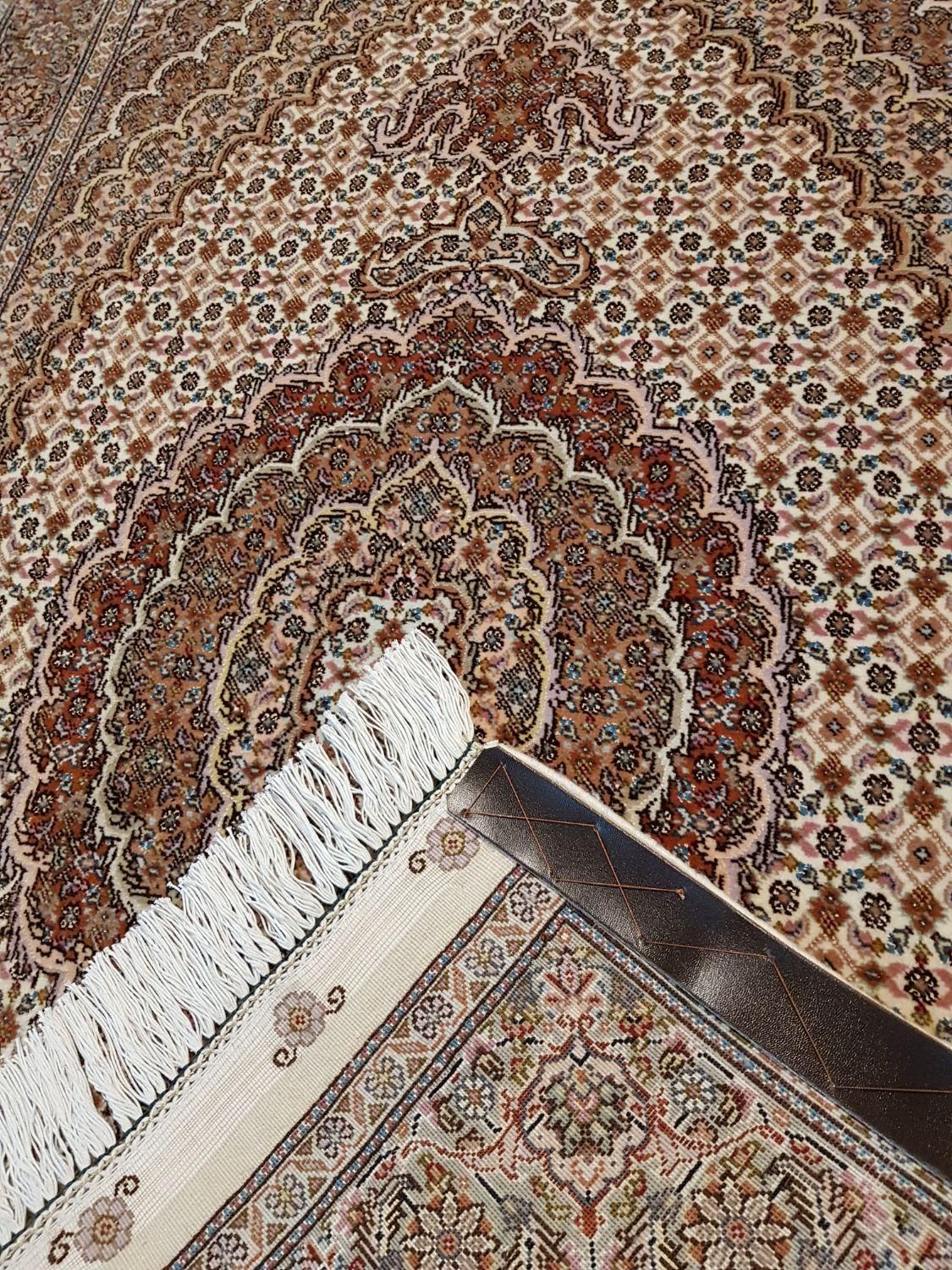 ذرع‌ونیم دستباف تبریز ۵۰رج نقشه‌ماهی ۹متن دوسرگلیم|فرش|تهران, بازار|دیوار