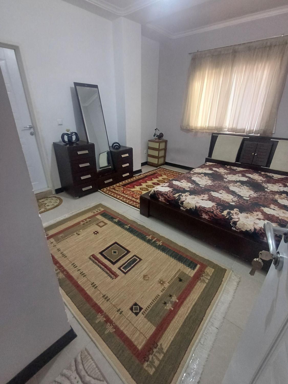 تخت با دراور و آینه|تخت و سرویس خواب|بندرعباس, |دیوار