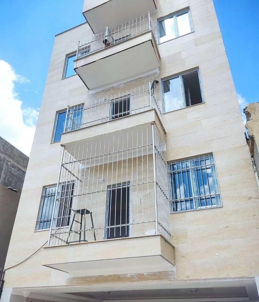 نرده استیل و آلمینیوم و نرده شیشه ای و توری پنجره|خدمات پیشه و مهارت|قزوین, |دیوار