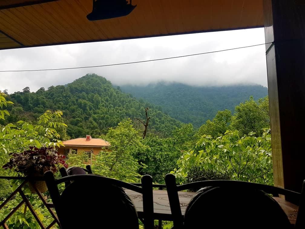 ویلا چوبی بالکندار لب رودخونه و ویو کوه و جنگل|اجارهٔ کوتاهمدت ویلا و باغ|ماسال, |دیوار