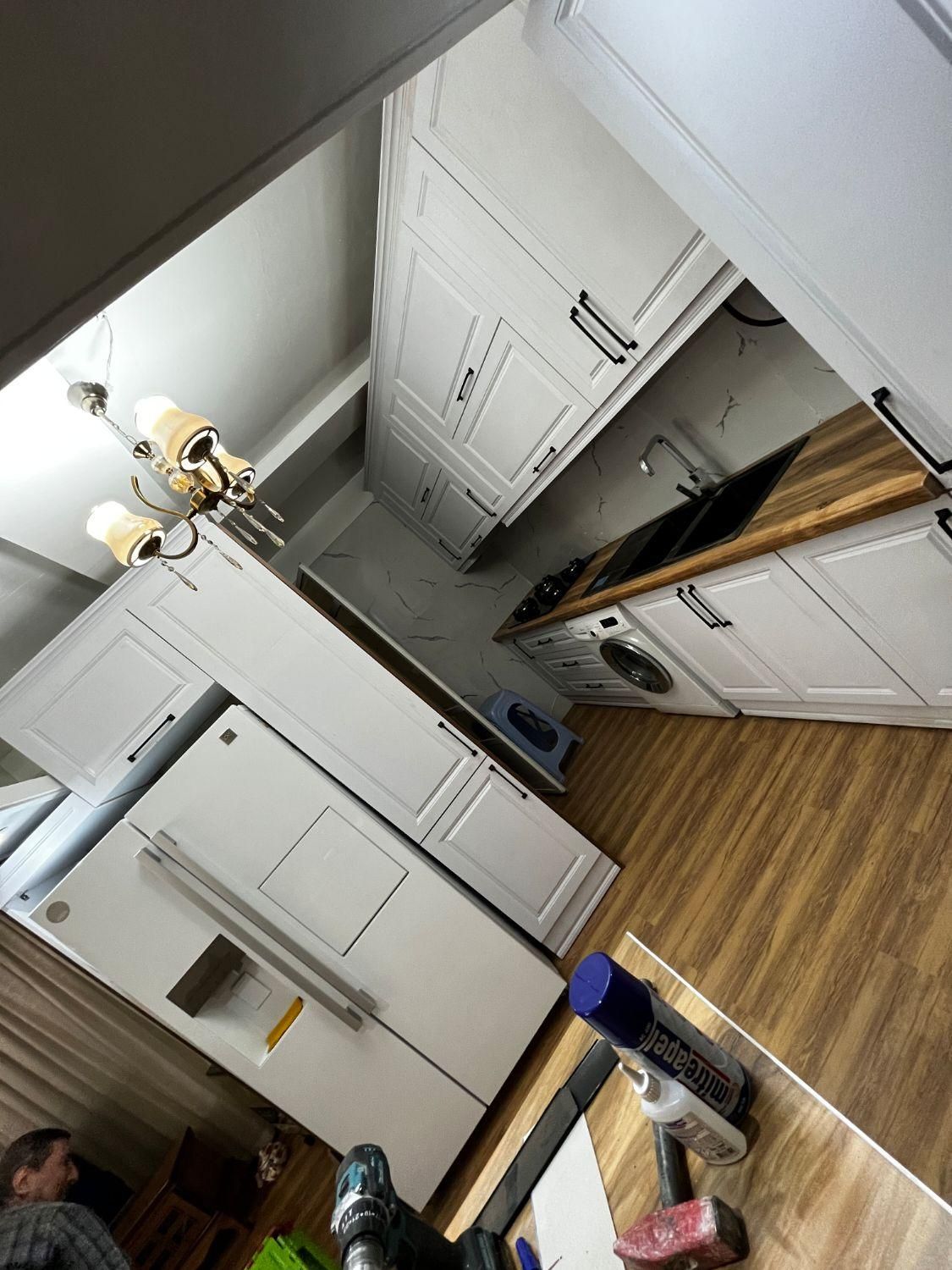 کابینت نئوکلاسیک با صفحه بلوط|مصالح و تجهیزات ساختمان|اندیشه, |دیوار