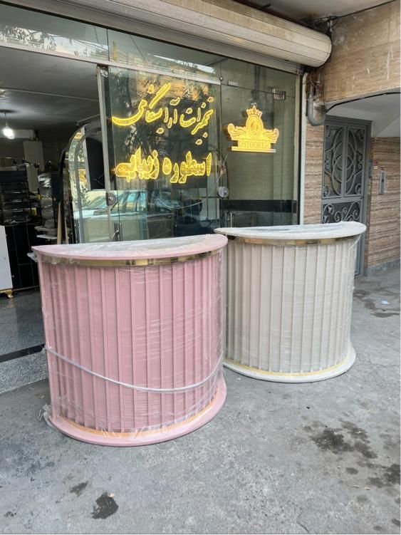 میز منشی مدیریت و کانتر|آرایشگاه و سالن‌های زیبایی|مشهد, نکاح|دیوار