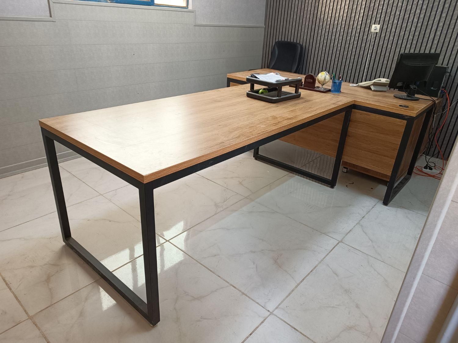 میز مدیریت 6 میز کنفرانس 9 میز منشی 5 میزکارمندی 2|دفتر کار|اصفهان, رهنان|دیوار