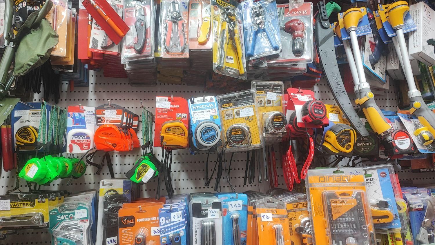 عرضه انواع متر دستی از 2 متری تا 10 متری|ابزارآلات|اصفهان, کشاورزی|دیوار