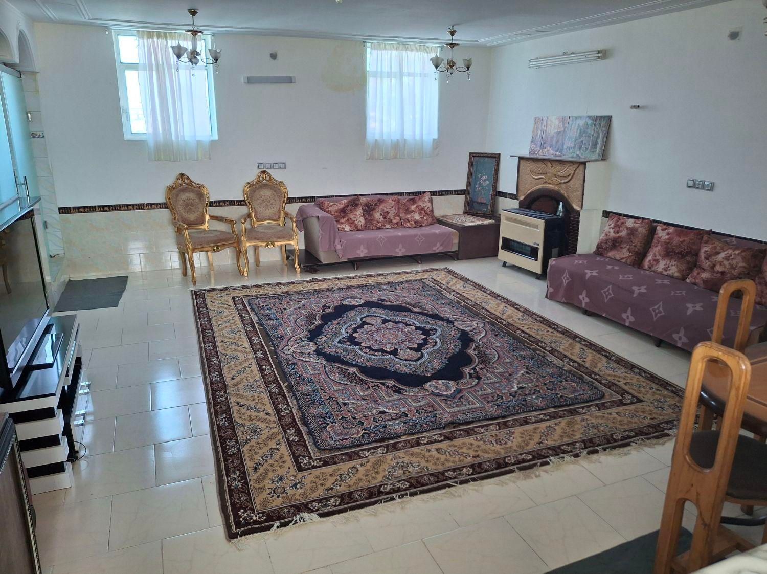 مبله شیک و تمیز خیابان اصلی|اجارهٔ کوتاه‌مدت آپارتمان و سوئیت|مرودشت, بیست متری بیمارستان|دیوار