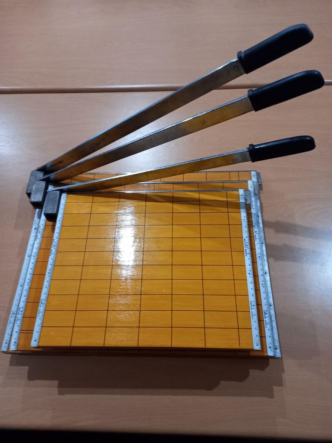 پخش عمده و تک فروشی کاتر کاغذ|لوازم التحریر|تهران, فلسطین (میدان انقلاب)|دیوار