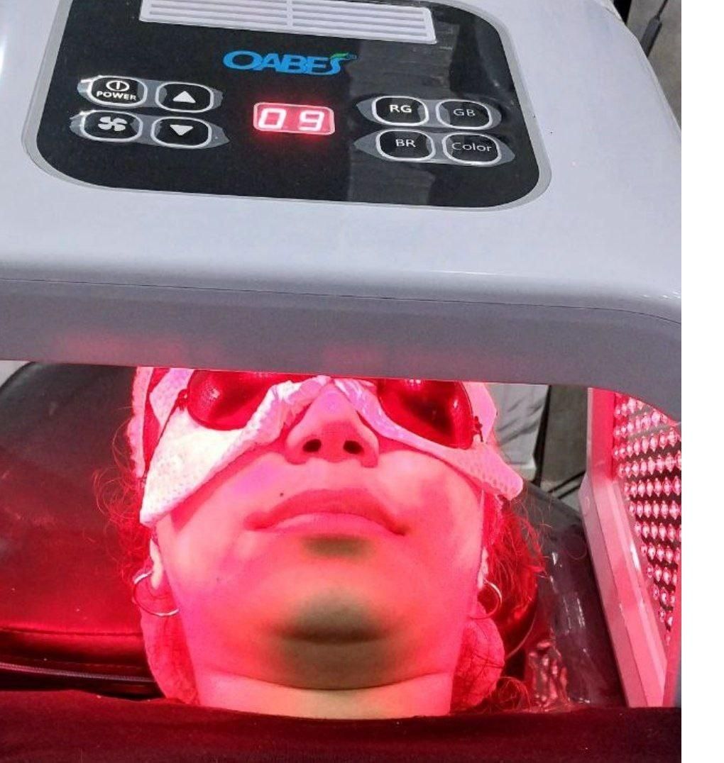 پاکسازی پوست صورت و فشیال (برای خانم ها)|خدمات آرایشگری و زیبایی|اهواز, کوی باهنر|دیوار