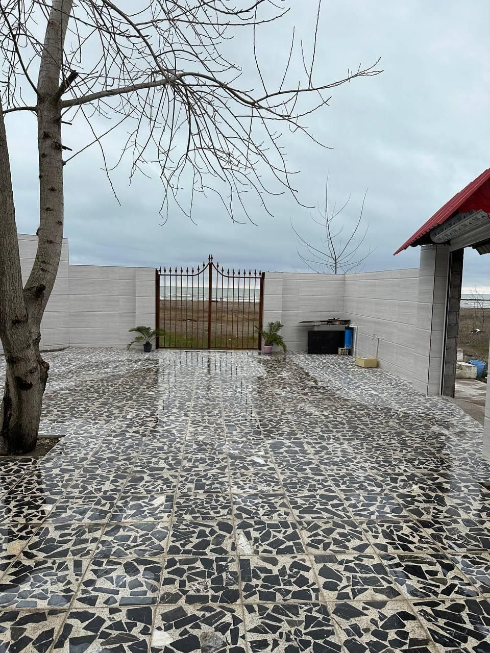 اجاره روزانه ویلاساحلی بر اول ویو دریا|اجارهٔ کوتاه‌مدت ویلا و باغ|بندر انزلی, دهکده ساحلی|دیوار