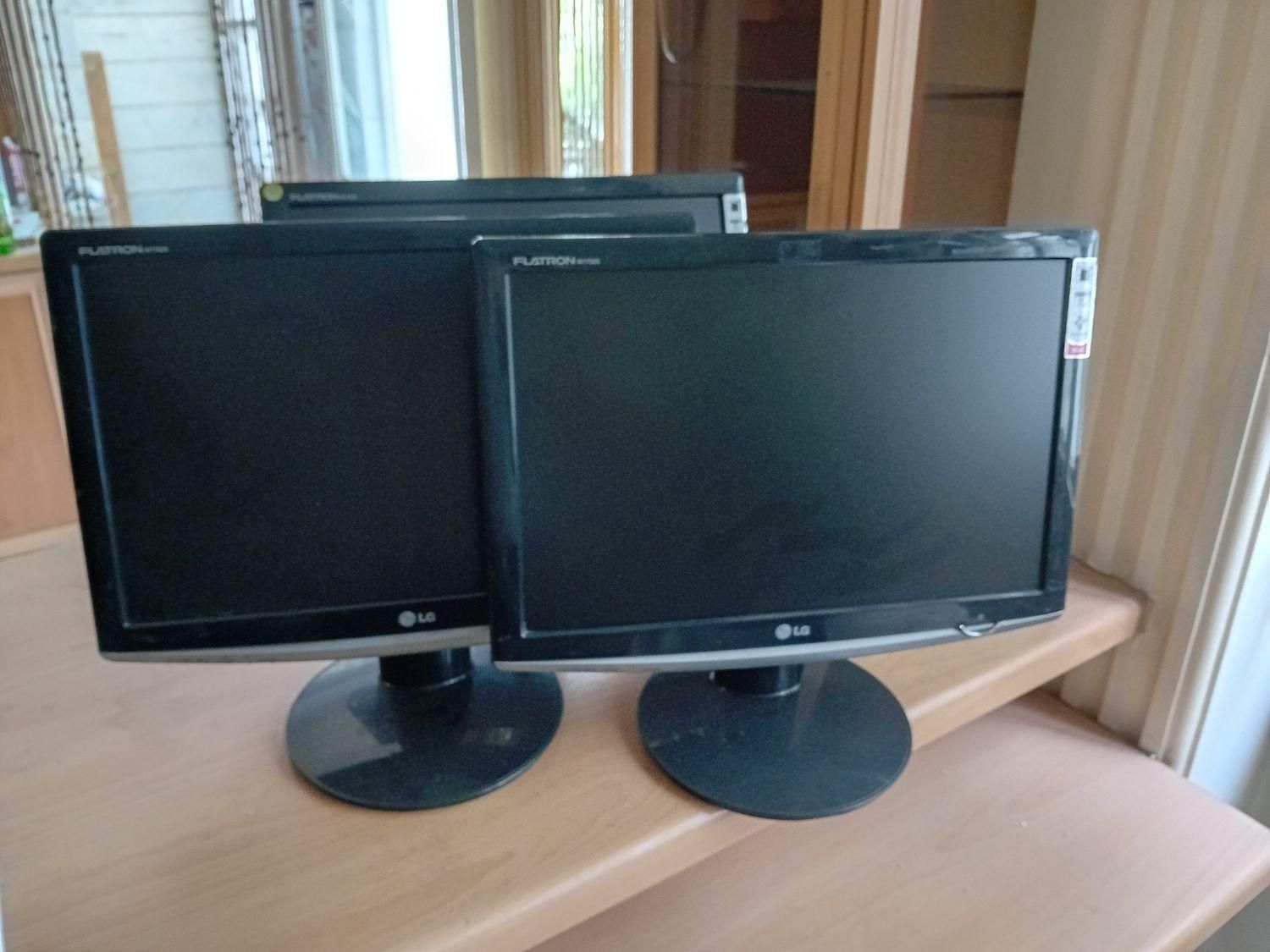 مانیتور LCD 17 واید در حد مشکی برند الجی|قطعات و لوازم جانبی رایانه|تهران, نیروی هوایی (پیروزی)|دیوار