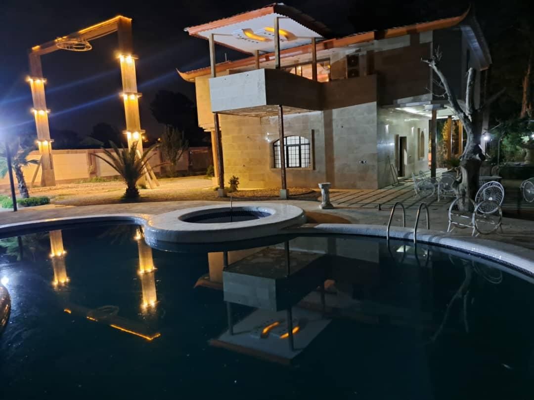 اصفهانک 2 خوابه باغ ویلا لاکچری 3800 متر|اجارهٔ کوتاه‌مدت ویلا و باغ|اصفهان, بهارستان|دیوار