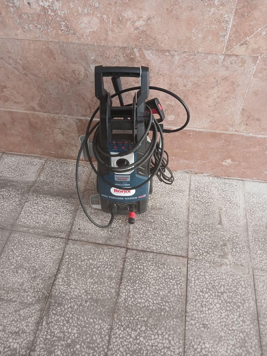 نظافت ساختمان شما با ما شستشو با کارواش ۷سال سابقه|خدمات نظافت|مشهد, ایثارگران|دیوار