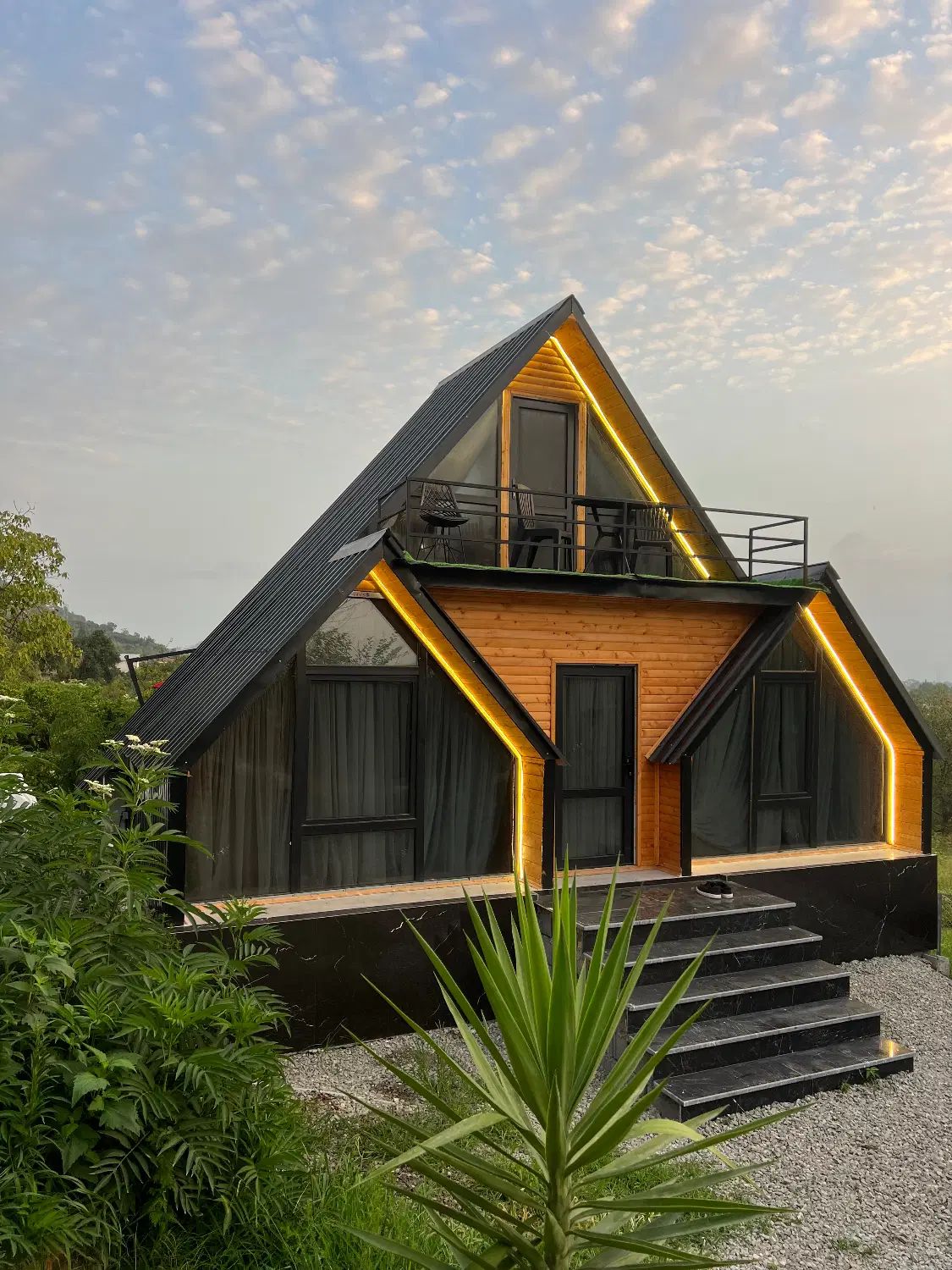 کلبه دوبلکس جنگلی با جکوزی|اجارهٔ کوتاه‌مدت ویلا و باغ|رامسر, |دیوار