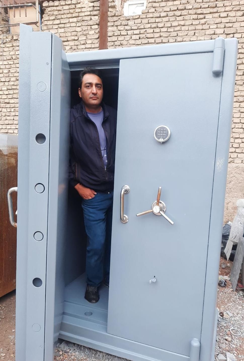 گاو صندوق.کوچک.وبزرگ.         boxگاوصندوقsafe|ابزارآلات|اصفهان, احمدآباد|دیوار