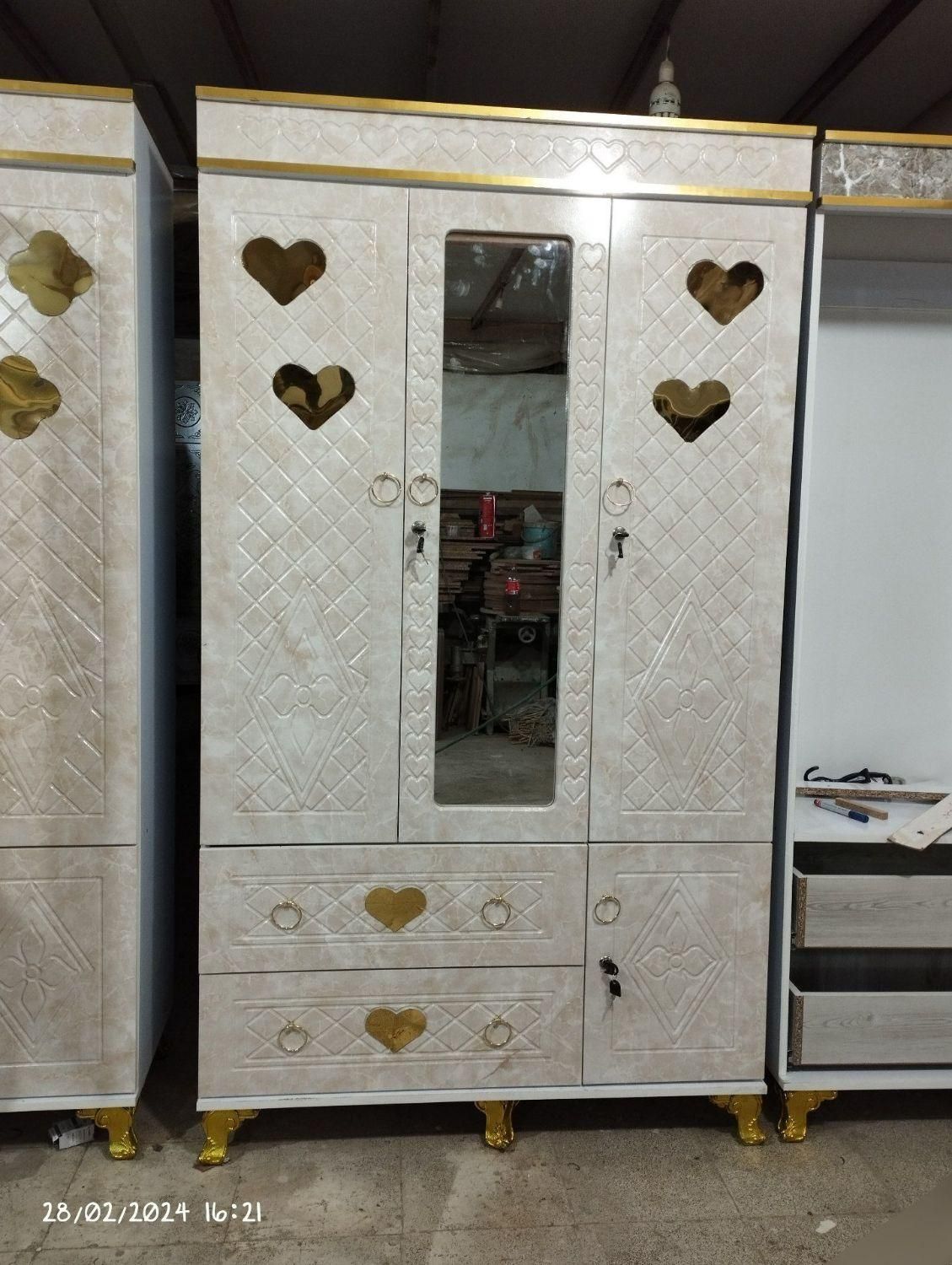 کمد لباس سه درب باکسدار ویترین لحافت|جاکفشی، کمد، دراور|مشهد, خواجه ربیع|دیوار