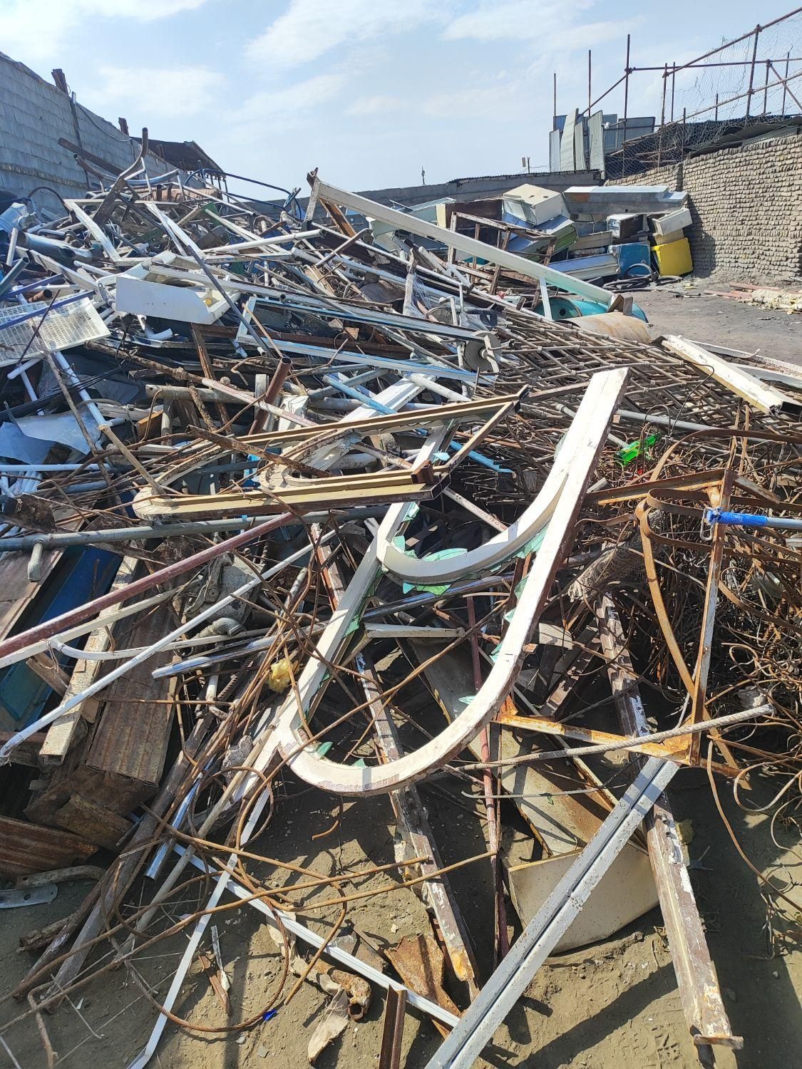 خرید ضایعات آهن کابینت آلومینیوم درب|عمده‌فروشی|مشهد, چهارچشمه|دیوار