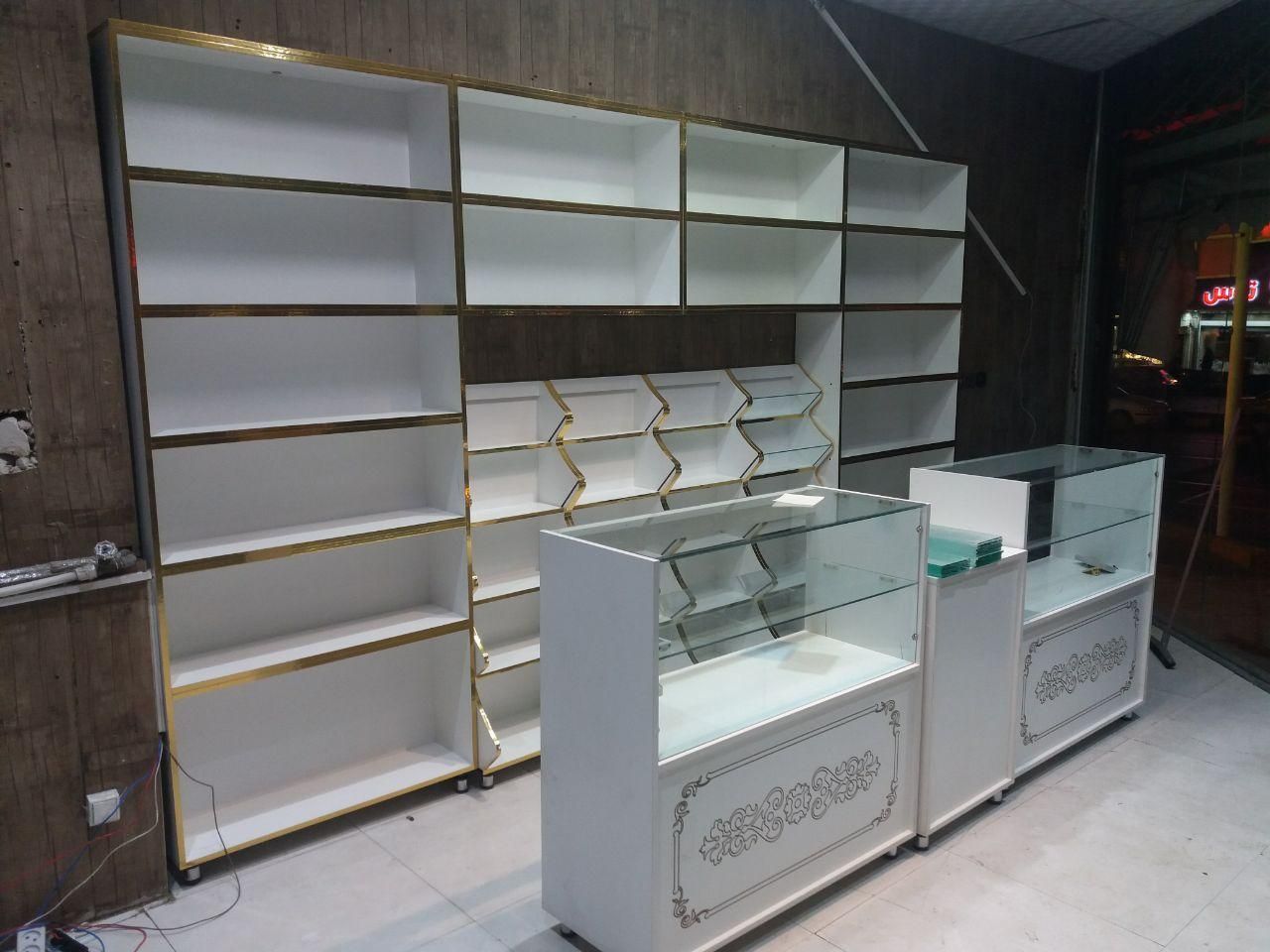 ویترین 5طبقه قفسه شکلات تخمه قنادی آجیل برنج|فروشگاه و مغازه|رشت, سعدی (تختی)|دیوار