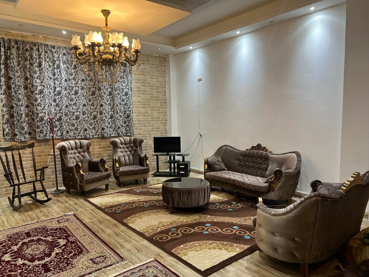 تکخواب و سویت پاسداران دریا ۳دقیقه|اجارهٔ کوتاه‌مدت آپارتمان و سوئیت|بندر انزلی, چهارفریضه|دیوار