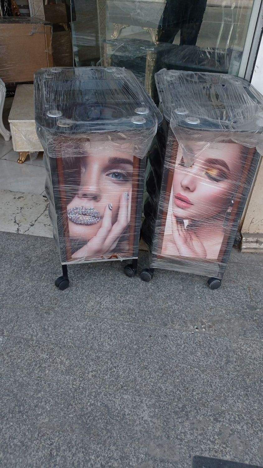 تخت دو تیکه. طلایی|آرایشگاه و سالنهای زیبایی|قم, بلوار امین و ساحلی|دیوار