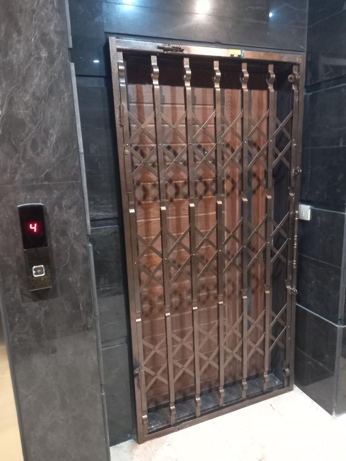 حفاظ کشویی درب اکاردیونی ضدسرقت ریلی فلزی آپارتمان|مصالح و تجهیزات ساختمان|مشهد, آزادشهر|دیوار