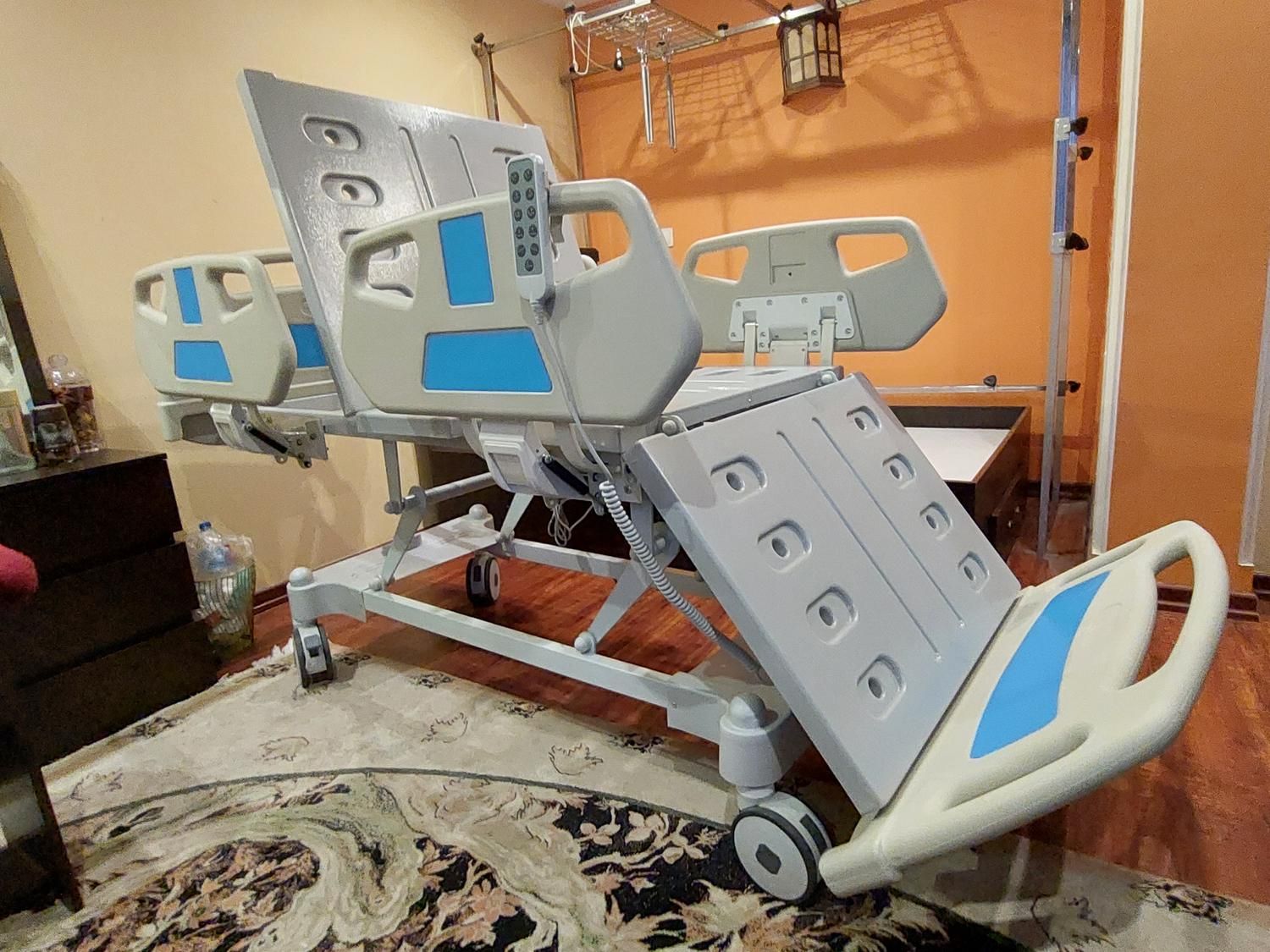 اجاره تخت بیمار مکانیکی و برقی۳ و ۴شکن/بیمارستانی|آرایشی، بهداشتی، درمانی|تهران, مخصوص|دیوار