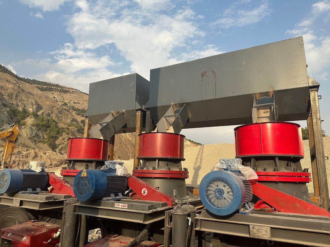 سنگ شکن هیدروکن ، فک ، کوبیت، HS10، قطعات سنگ شکن|ماشین‌آلات صنعتی|تهران, مخصوص|دیوار
