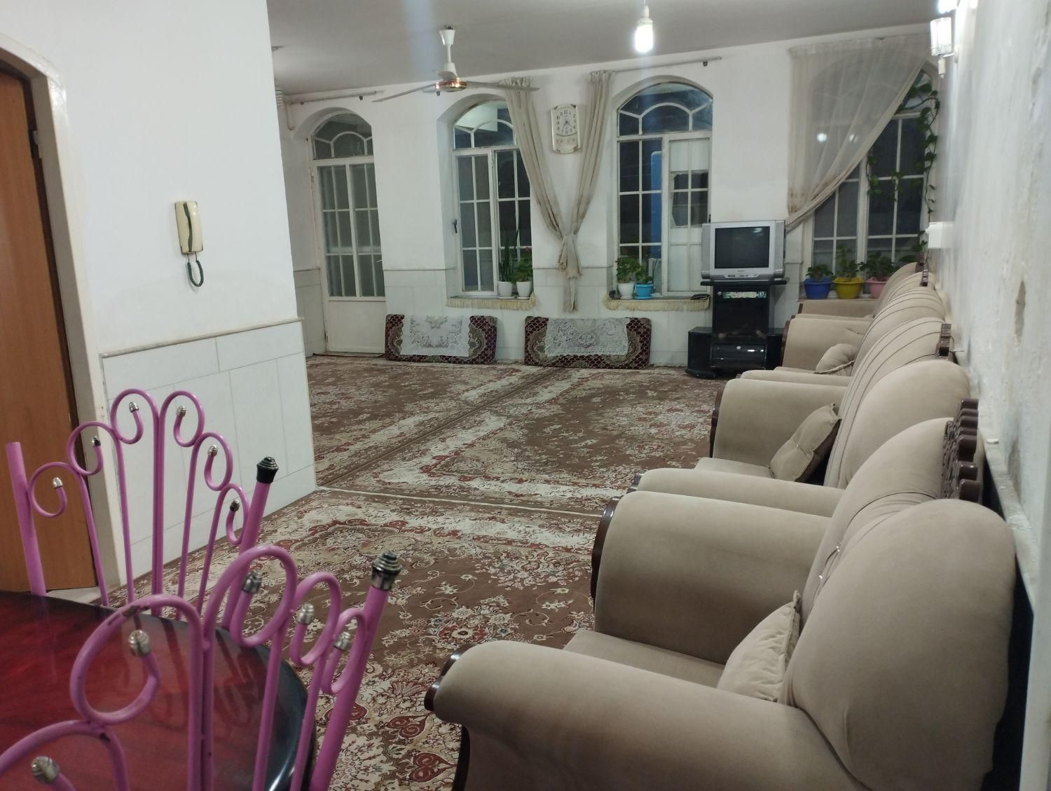 اجاره سوئیت روزانه|اجارهٔ کوتاه‌مدت آپارتمان و سوئیت|کاشان, طاهرآباد|دیوار