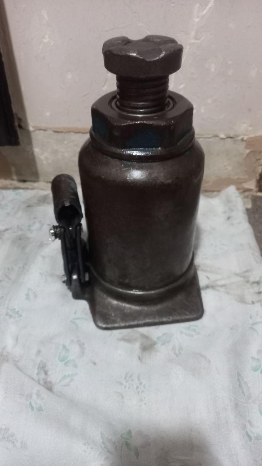 جک روغنی ۴۰ تن جک تویوتایی .رادیات ۲۰۶ فرمان ۲۰۶|قطعات یدکی و لوازم جانبی|بندرعباس, |دیوار