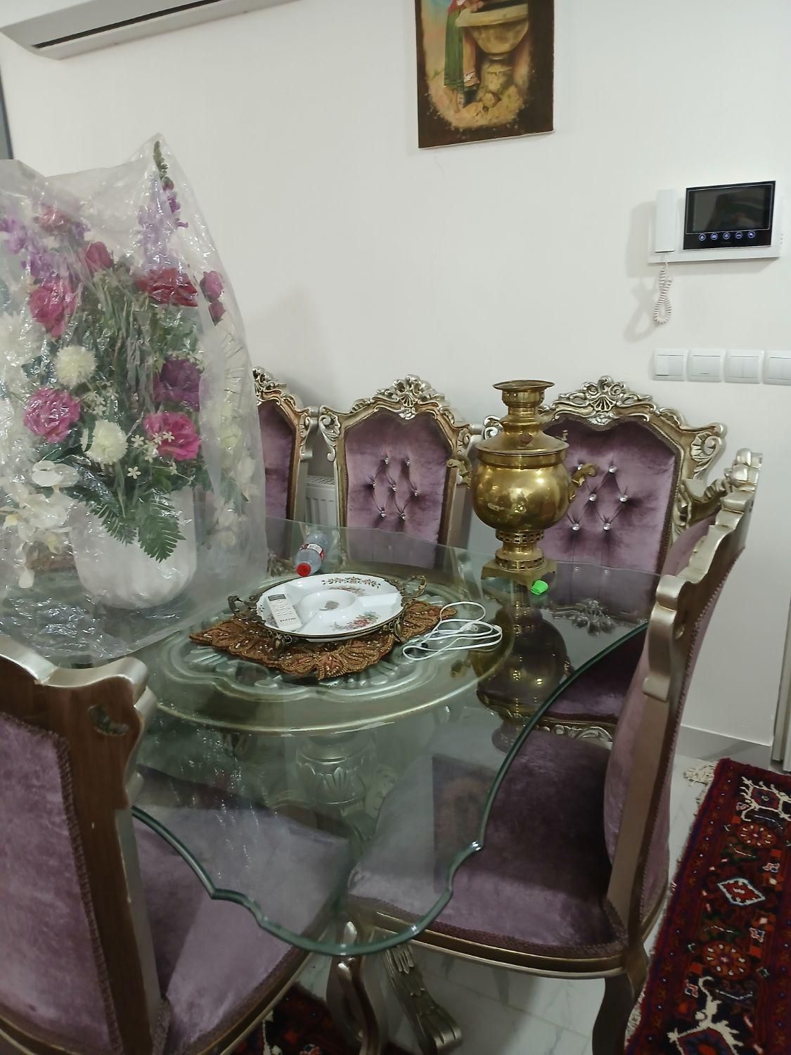 میزغذاخوری ۱۰نفره هست بدون هیچ ایرادی|میز و صندلی غذاخوری|تبریز, |دیوار