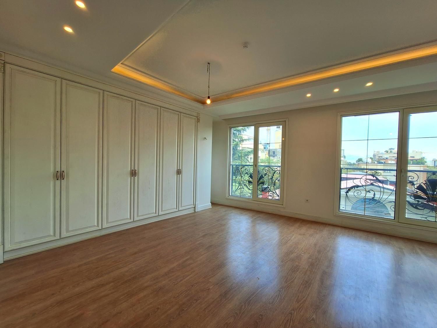 240 متر (3 خواب مستر) 3 پارکینگ