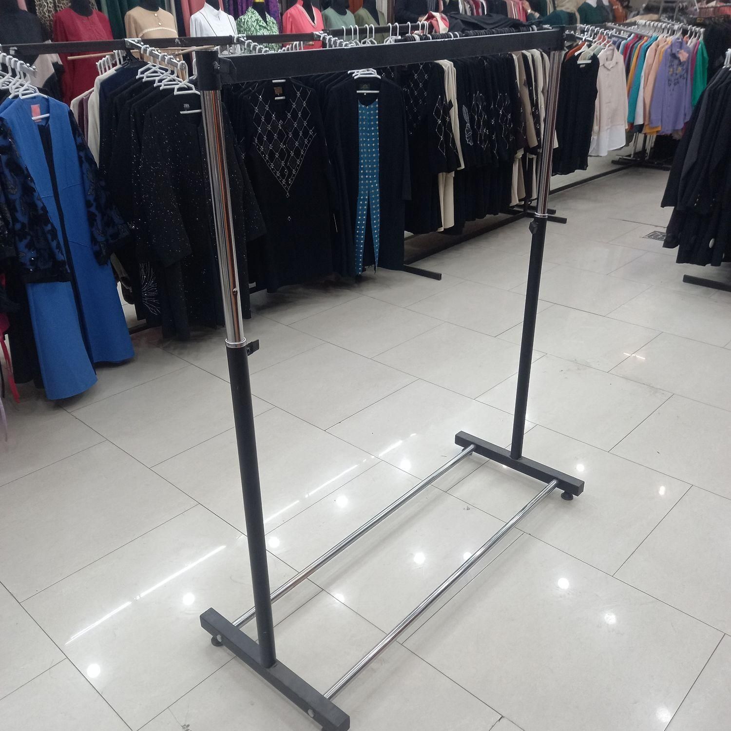 رگال|بندرخت و رخت‌آویز|کرج, حصارک|دیوار