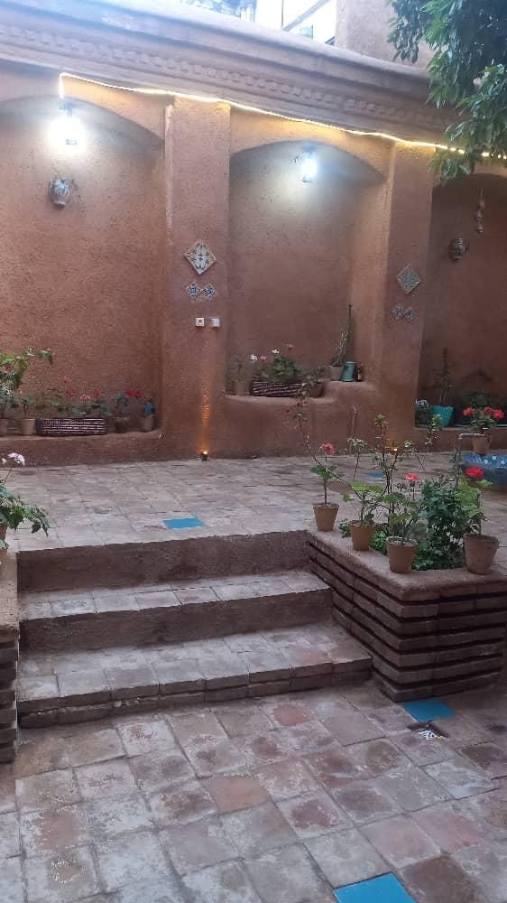 فروش خانه سنتی ۱۲۸ متر ۵ خوابه نزدیک بازار وکیل|فروش خانه و ویلا|شیراز, بازار|دیوار