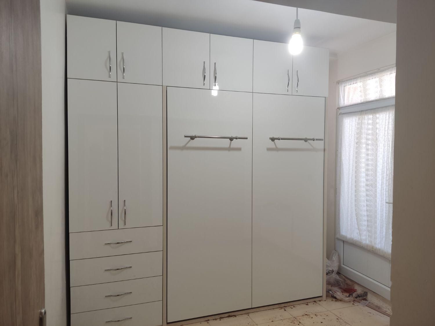 تخت کمجا با ورق های گلاس|تخت و سرویس خواب|یزد, |دیوار