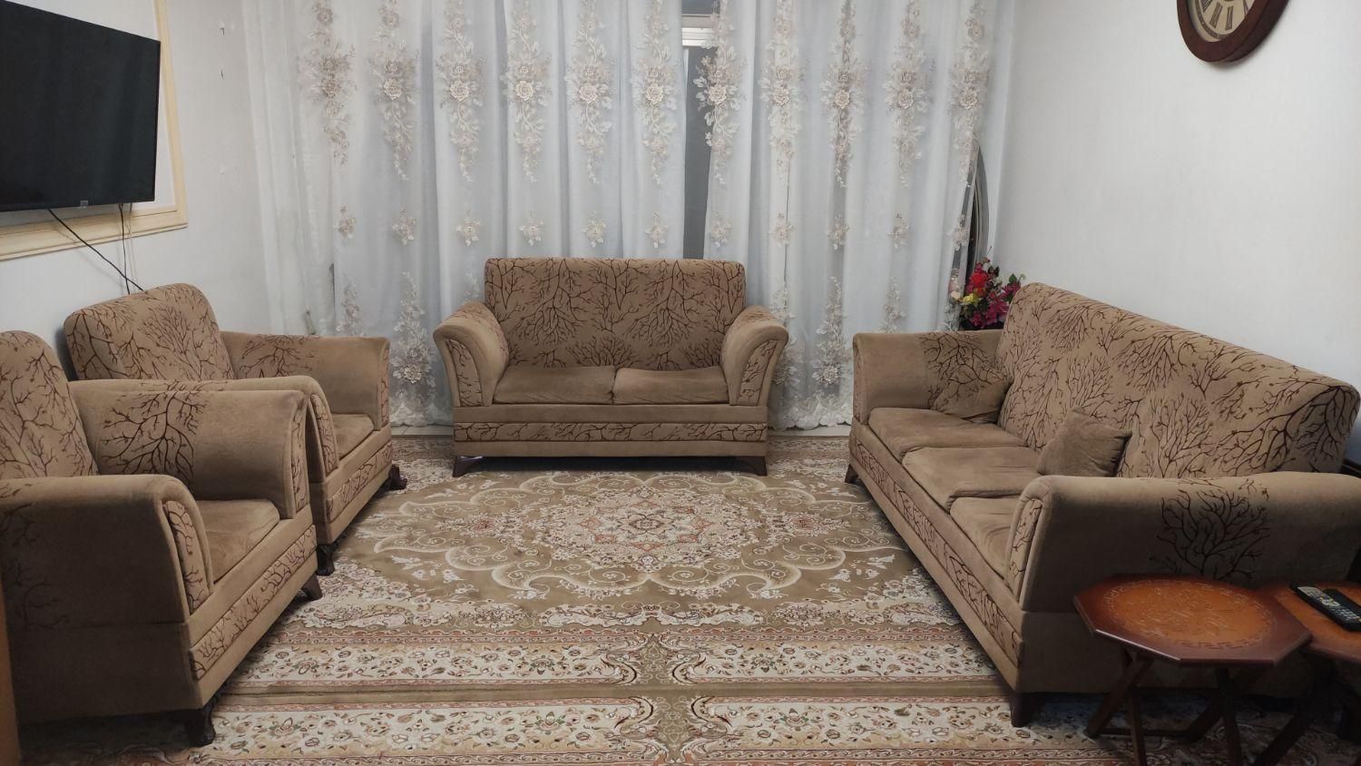 فروش فرش ومبل ونیز عسلی باهم این قیمت|فرش|تنکابن, |دیوار