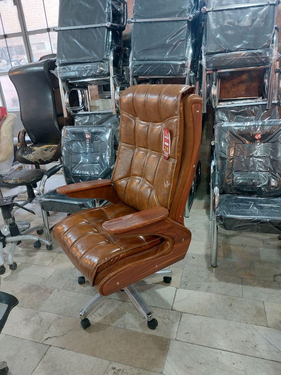 میزوصندلی اداری امپراطور|دفتر کار|مشهد, طلاب|دیوار