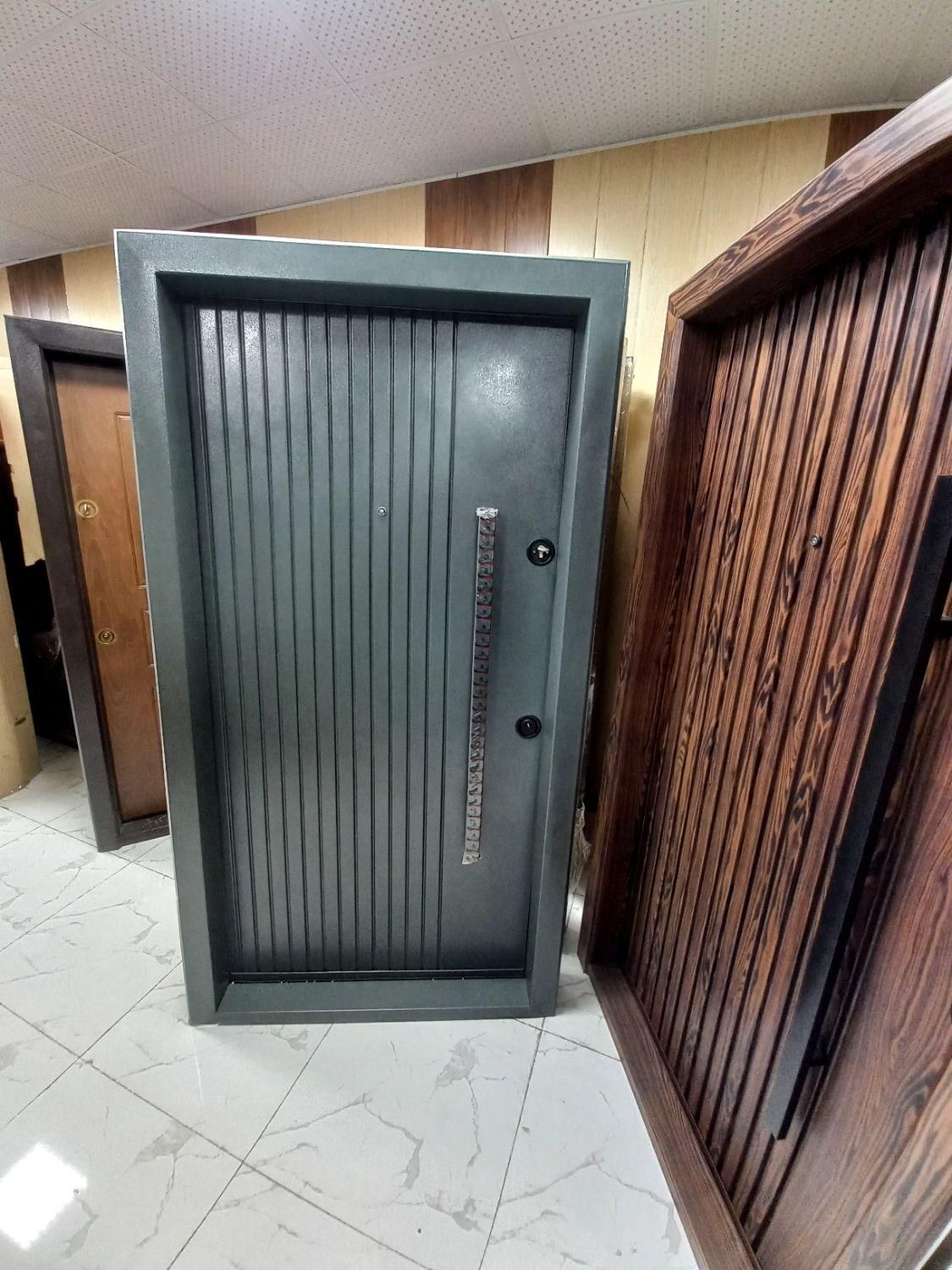 درب ضد سرقت مدل۱۵۶ اف زد در ضدسرقت مدل خط عمودی|مصالح و تجهیزات ساختمان|کرج, خرمدشت|دیوار