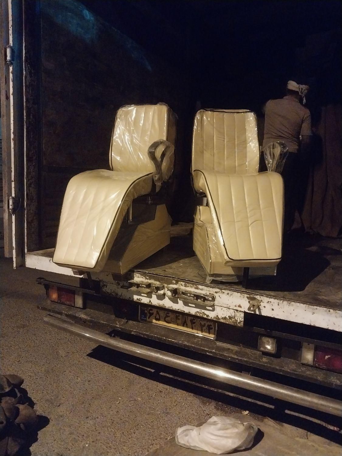 صندلی آرایش زنانه|آرایشگاه و سالنهای زیبایی|دزفول, |دیوار