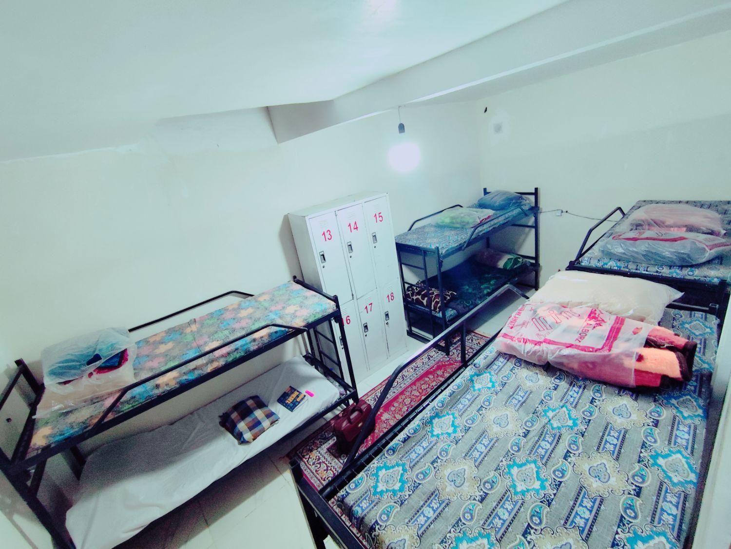 خوابگاه پسرانه. پانسیون آقایان|اجارهٔ کوتاهمدت آپارتمان و سوئیت|کرج, حیدرآباد|دیوار