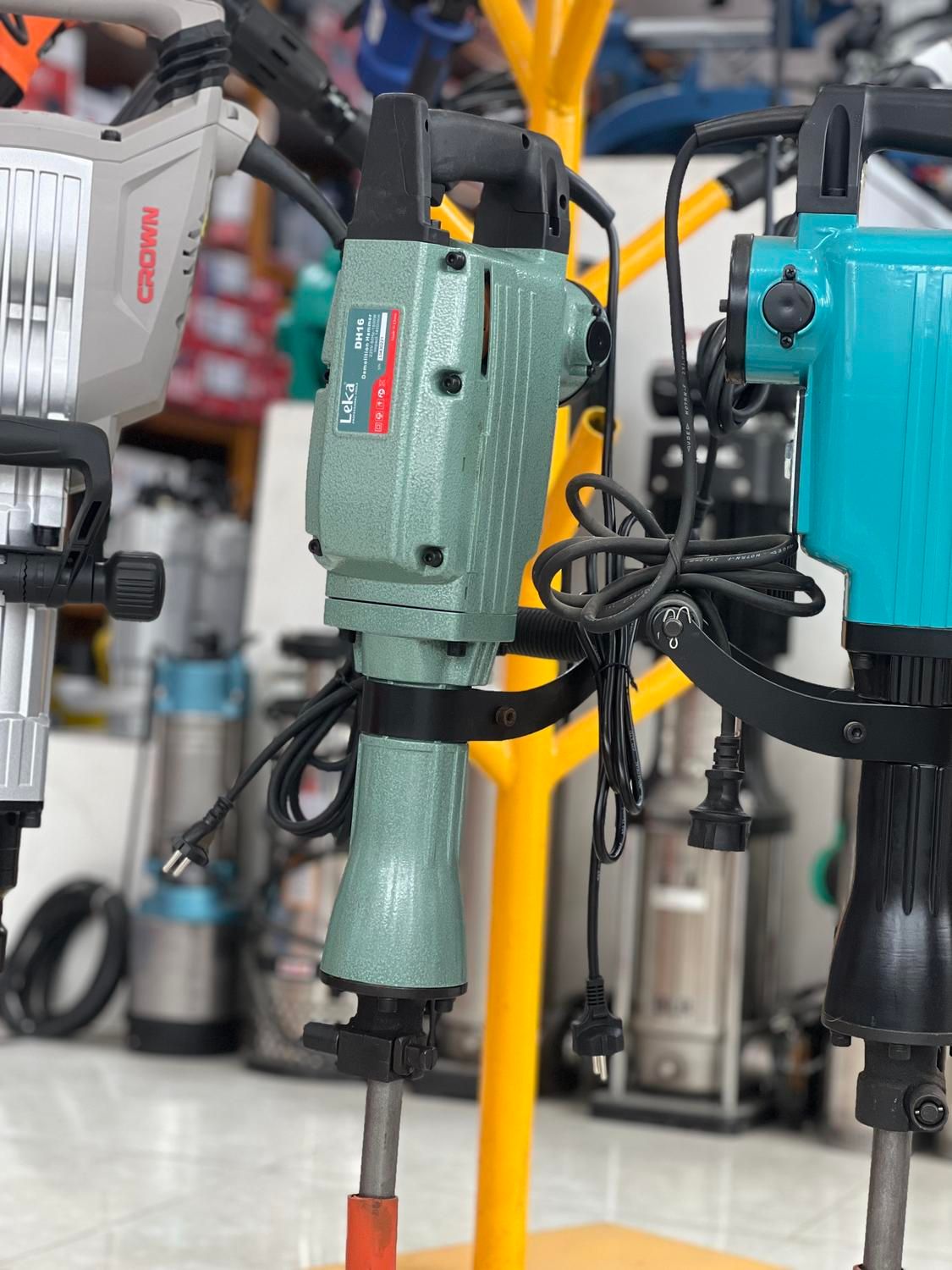 هیلتی بتنکن چکشتخریب 16کیلویی لکا ایران گارانتی|ماشینآلات صنعتی|کرج, کمالشهر|دیوار