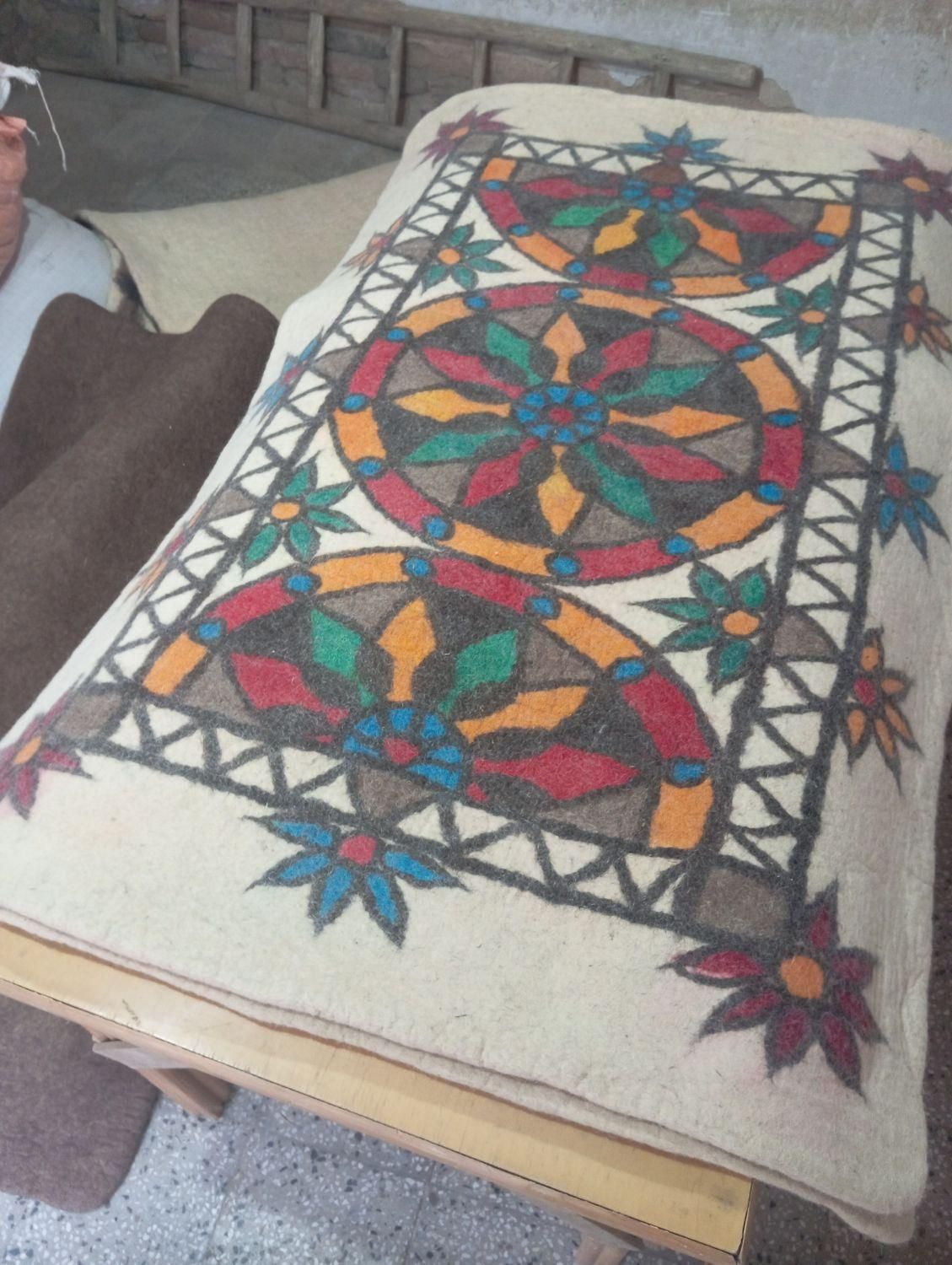 نمد فرش سنتی تزیینی با خواص طبی|گلیم، جاجیم، گبه|تهران, افسریه شمالی|دیوار