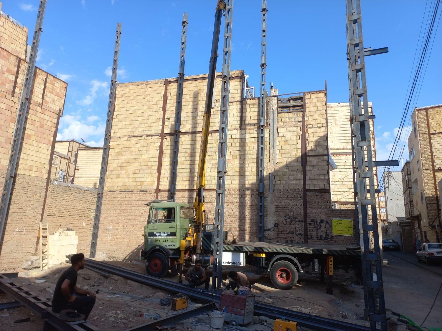 جوشکاری‌ سیار‌ اسکلت‌ ساختمان‌ سوله‌ شیروانی‌کوبی|خدمات پیشه و مهارت|تبریز, |دیوار