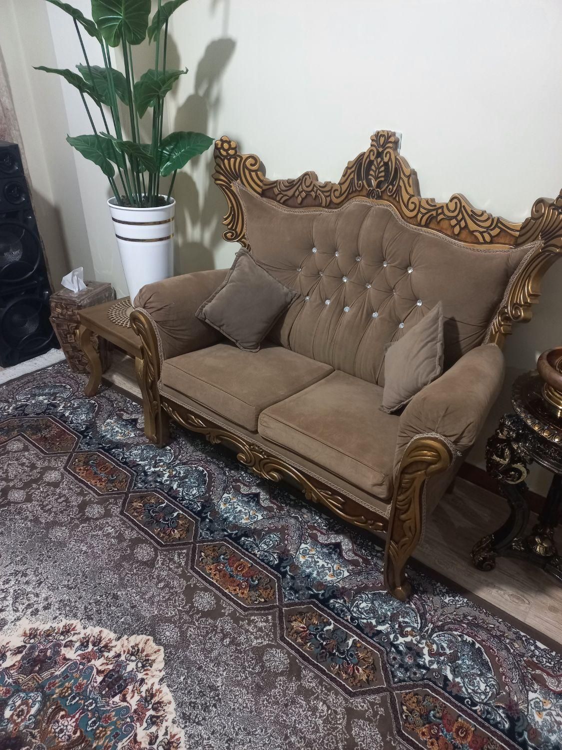 مبل ۷نفره سالم بدونه کوچک ترین ایراد با جلو مبلی|مبلمان خانگی و میز عسلی|رباط‌کریم, |دیوار