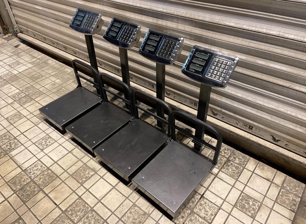 ترازو باسکول ۱۸۰ کیلو و ۳۵۰ کیلو طرح های مختلف|فروشگاه و مغازه|کرج, ساسانی (قلمستان)|دیوار