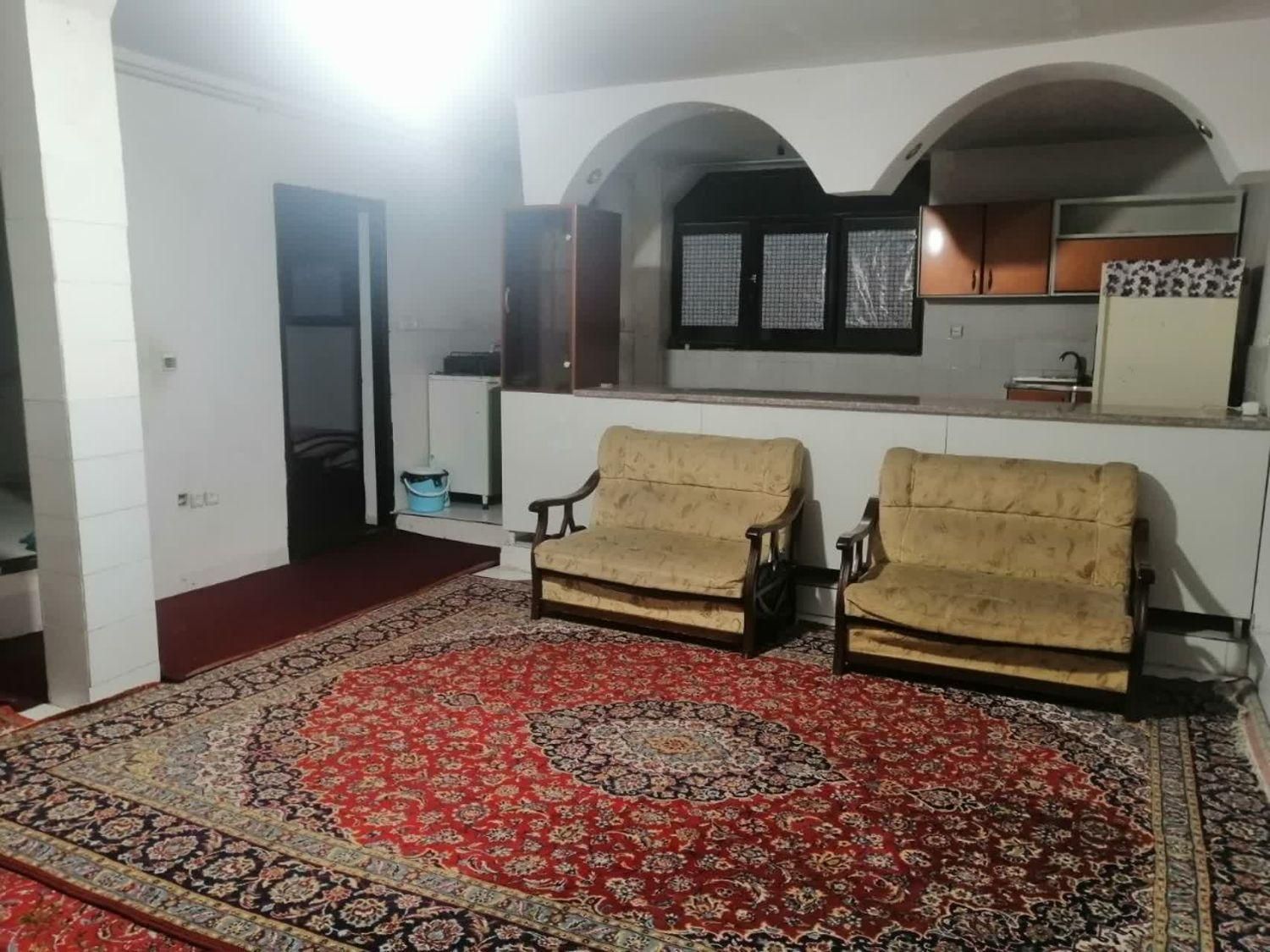 آپارتمان مبله با پارکینگ مسقف|اجارهٔ کوتاهمدت آپارتمان و سوئیت|کرمان, |دیوار