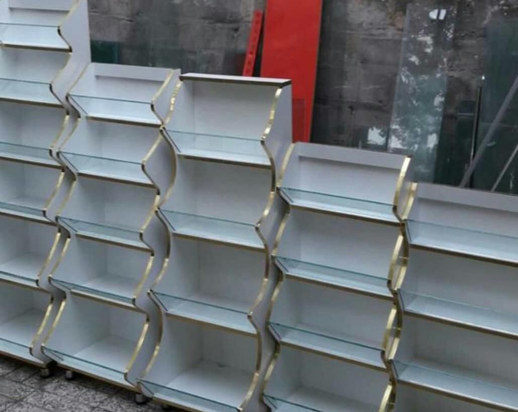 ویترین 5طبقه قفسه شکلات تخمه قنادی آجیل برنج|فروشگاه و مغازه|رشت, سعدی (تختی)|دیوار