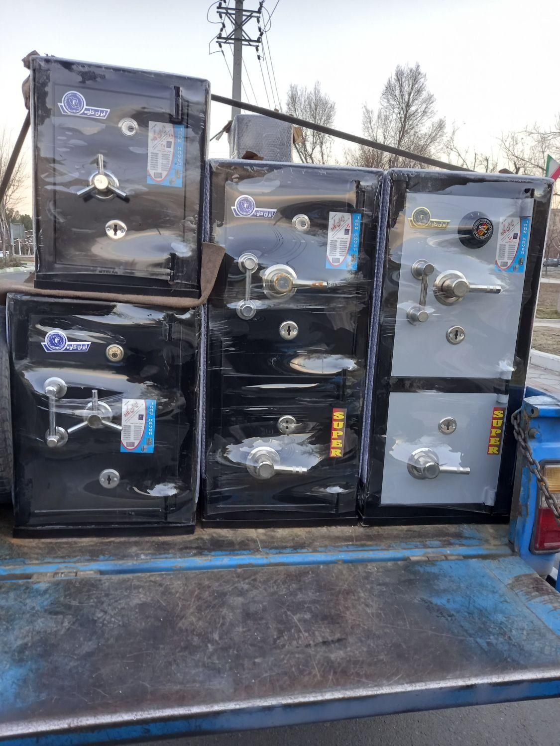 گاوصندوق نمایشگاهی‌‌املاک|دفتر کار|اسلام‌شهر, شهرک مفیدی|دیوار