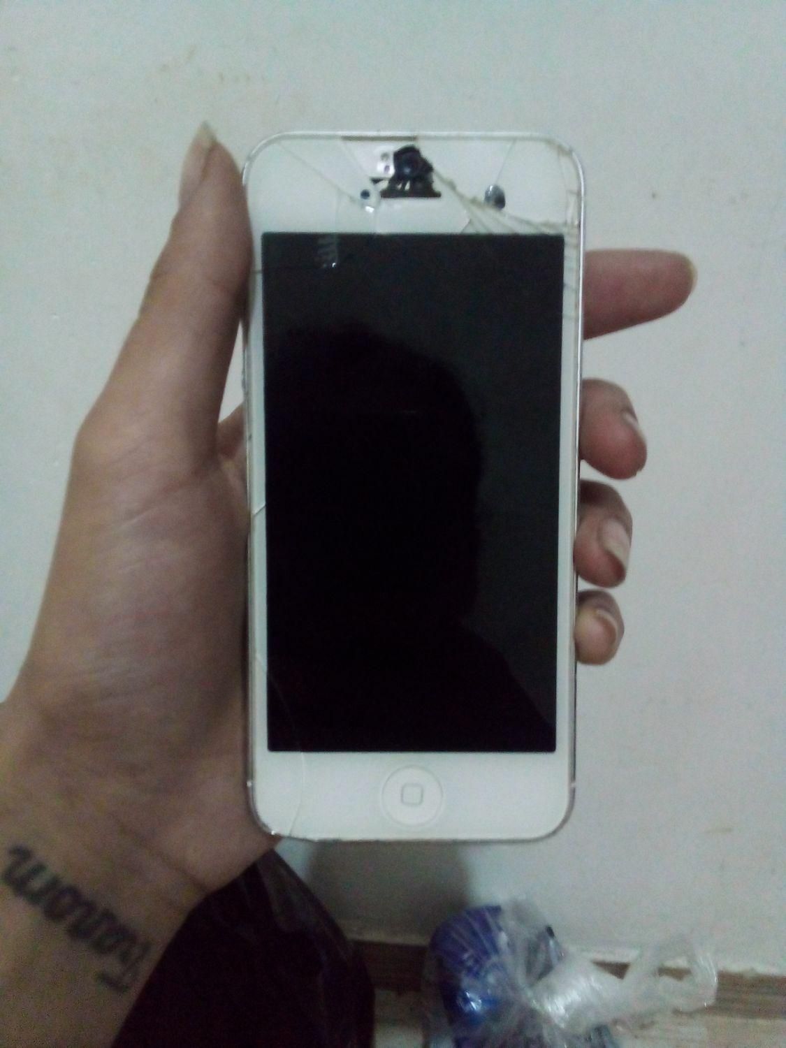 اپل iPhone 5 با حافظهٔ ۱۶ گیگابایت|موبایل|رشت, دروازه لاکان|دیوار