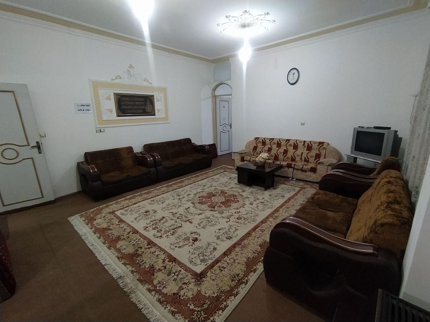 اجاره سویت ویلایی ۹۵ متری با پارکینگ بلوار اصلی|اجارهٔ کوتاهمدت آپارتمان و سوئیت|سنندج, |دیوار